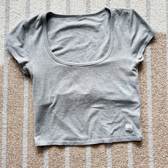 Vuori Tops - Vuori Short Sleeve Halo Scoop Cropped Tee XS
